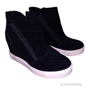 Steve Madden Lazaruss Hidden heel wedgie Black Suede slip on Woman Size 6.5